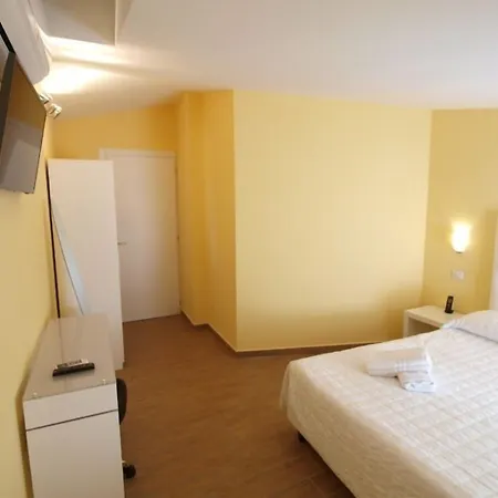 Via Mameli 5 Pensionat 3*