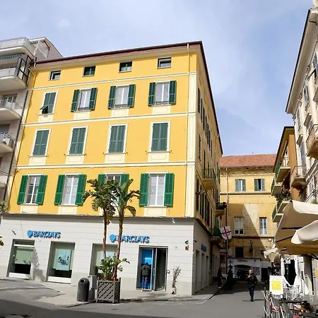 Via Mameli 5 3* סנרמו