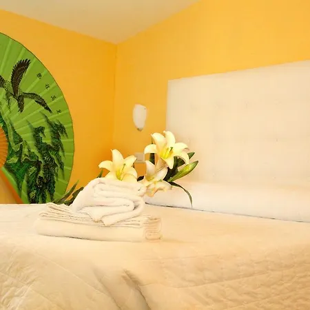Via Mameli 5 Guest house