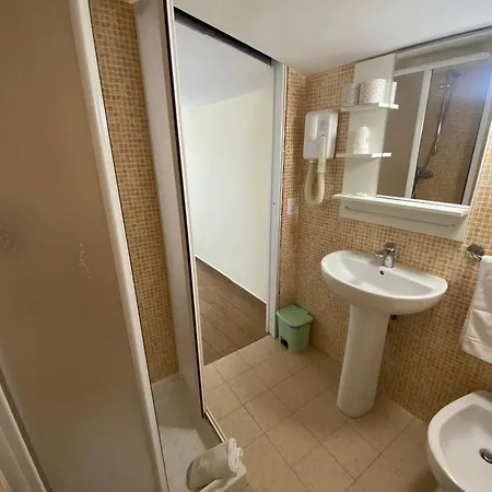 בית הארחה Via Mameli 5 3*