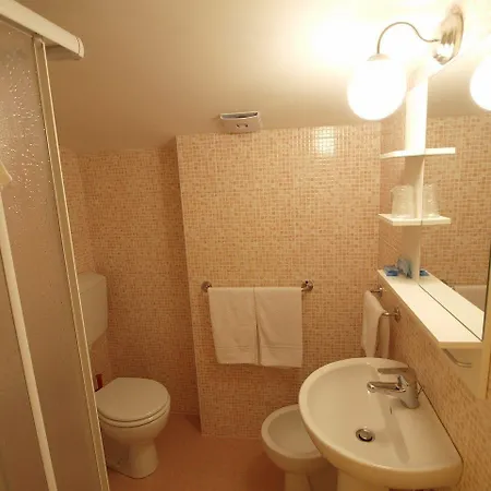 Πανσιόν Via Mameli 5 3*