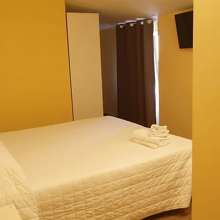 Via Mameli 5 Guest house 2*